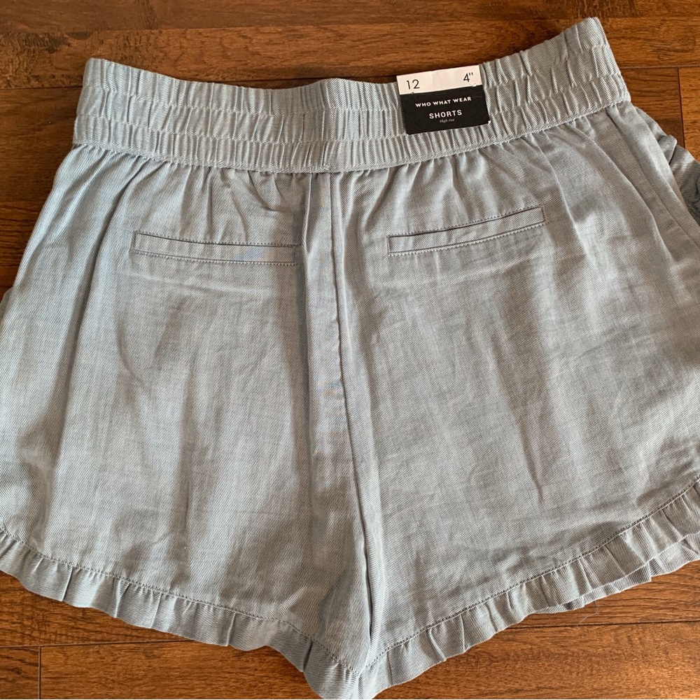NWT High Rise shorts with Ruffle Detail